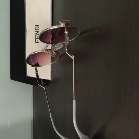 Gorgeous Authentic FENDI women sunglasses with crystals on the side - Picture 11 of 14